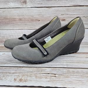 Merrell Women's Petunia Wedge Mary Jane,‎ grey, size 8